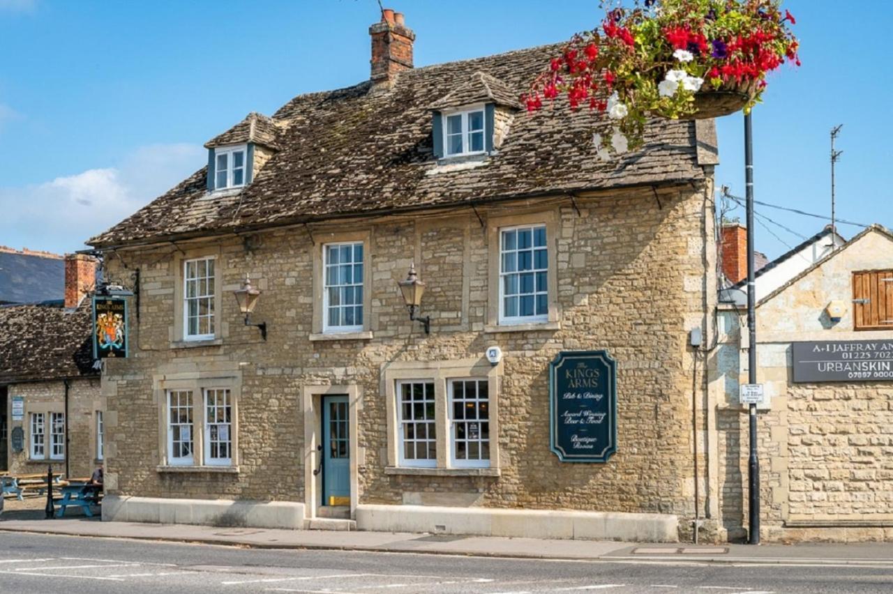 The Kings Arms Hotel Melksham Εξωτερικό φωτογραφία
