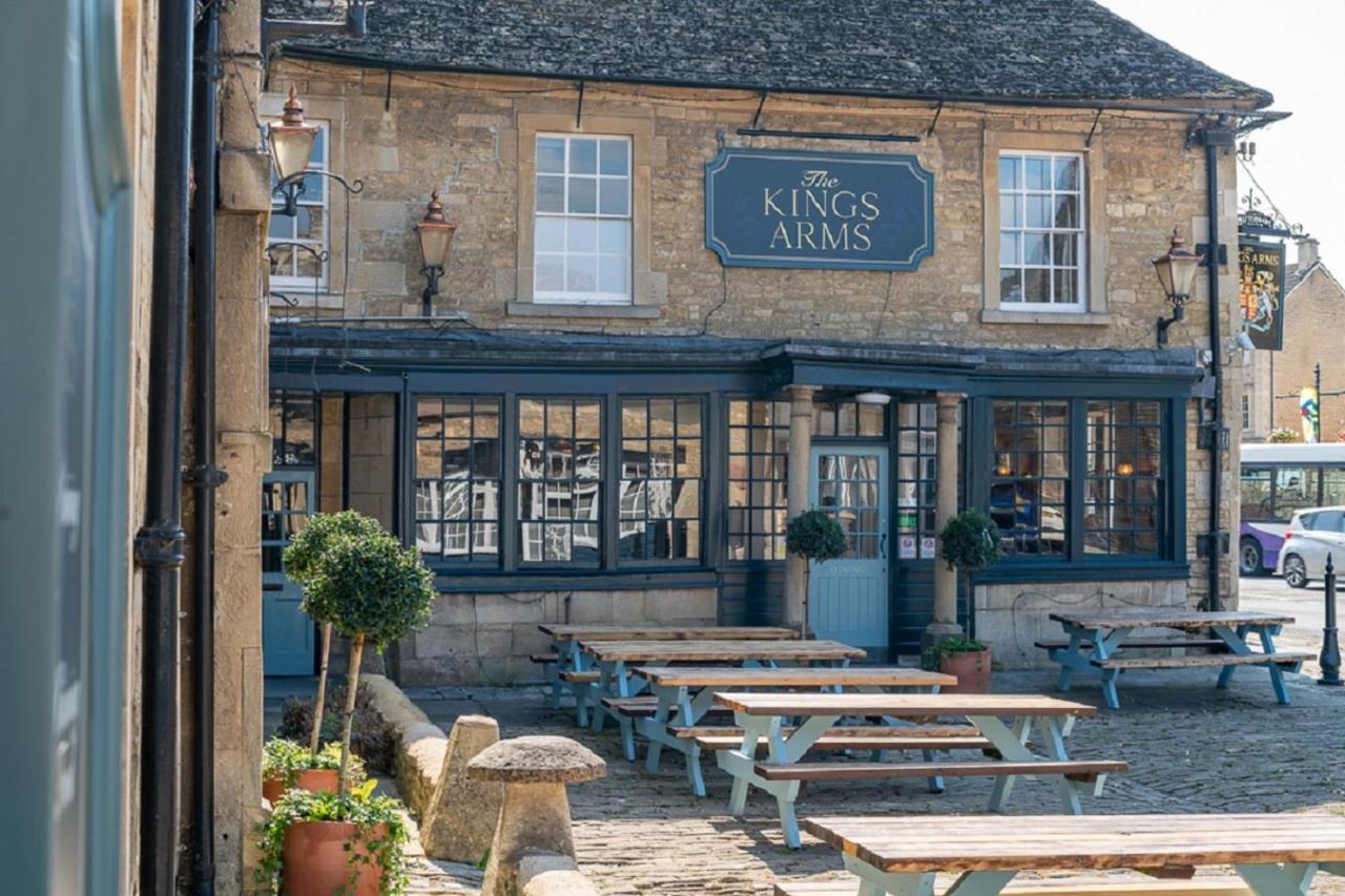 The Kings Arms Hotel Melksham Εξωτερικό φωτογραφία