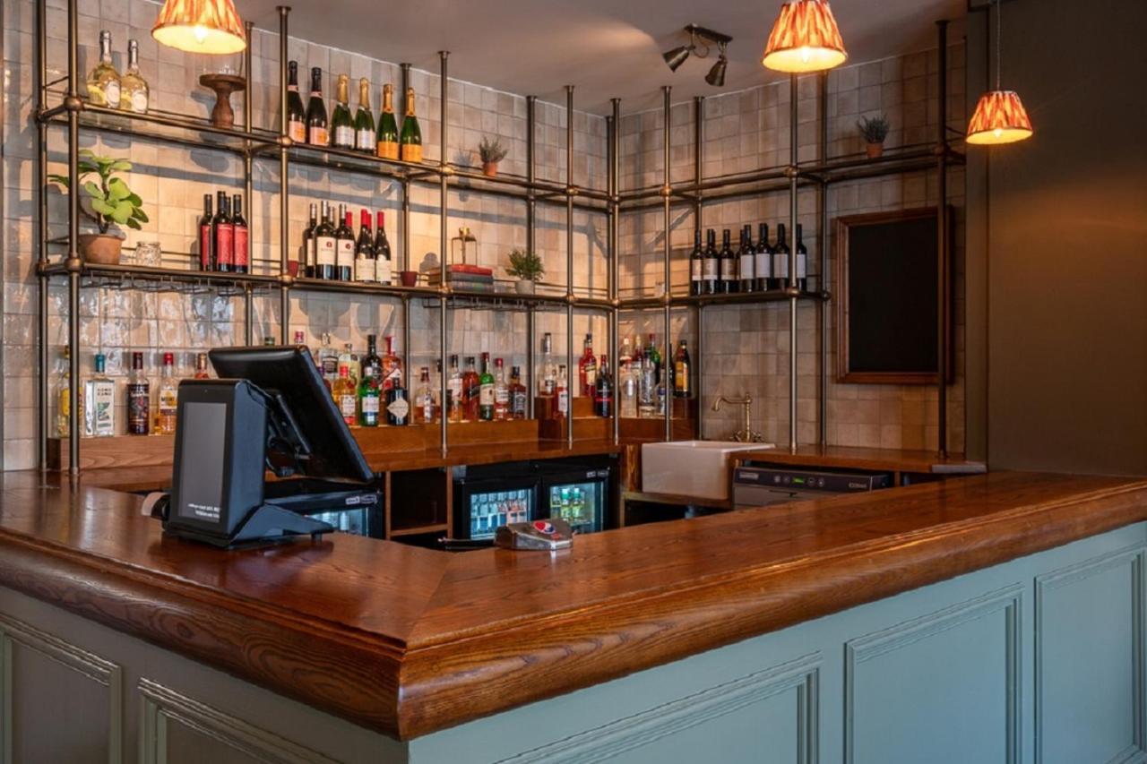 The Kings Arms Hotel Melksham Εξωτερικό φωτογραφία