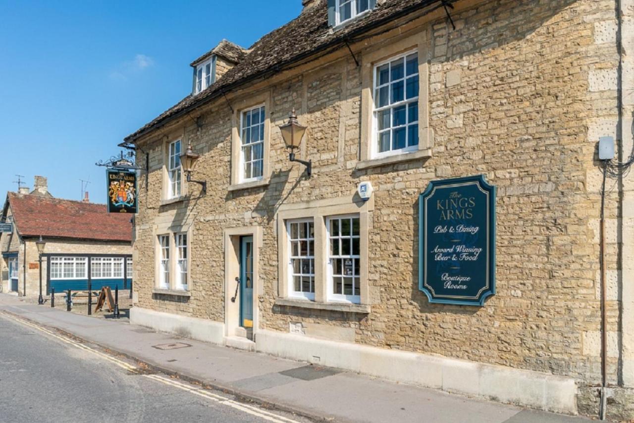 The Kings Arms Hotel Melksham Εξωτερικό φωτογραφία