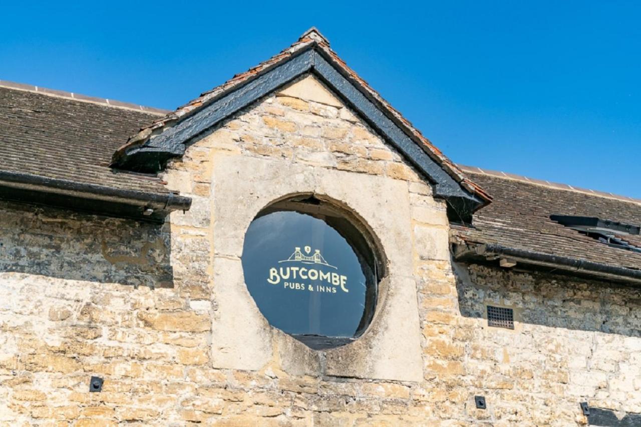 The Kings Arms Hotel Melksham Εξωτερικό φωτογραφία