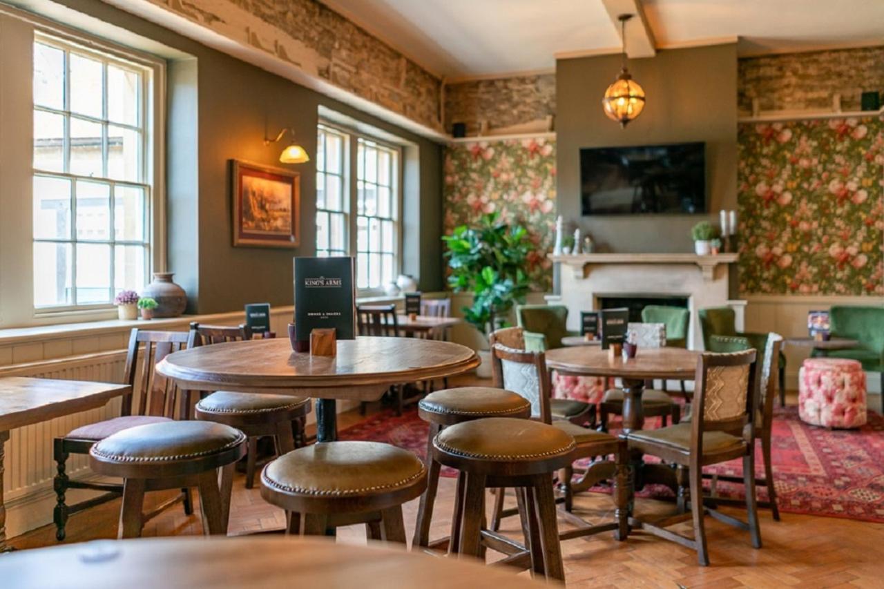 The Kings Arms Hotel Melksham Εξωτερικό φωτογραφία