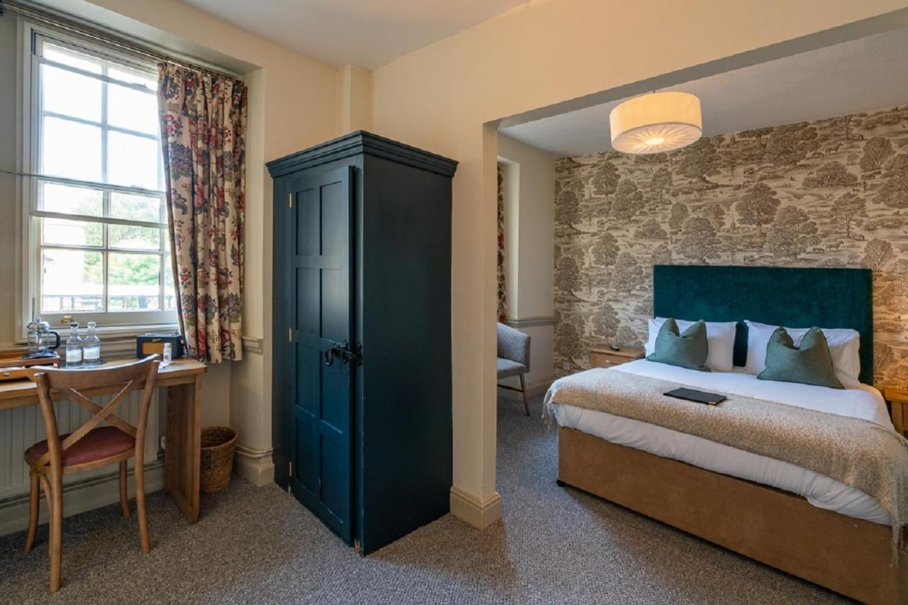 The Kings Arms Hotel Melksham Εξωτερικό φωτογραφία