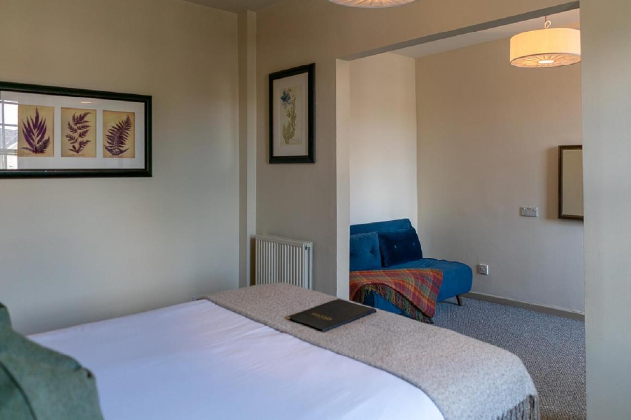 The Kings Arms Hotel Melksham Εξωτερικό φωτογραφία